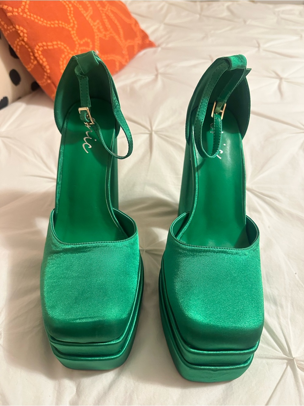 Kelly Green Satin Platform Heels